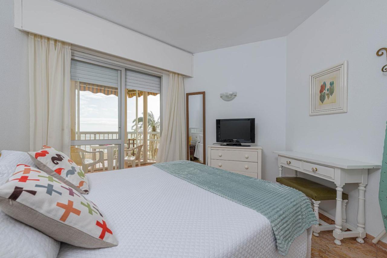 Great Location And Frontal Sea View Fuengirola Appartement Buitenkant foto